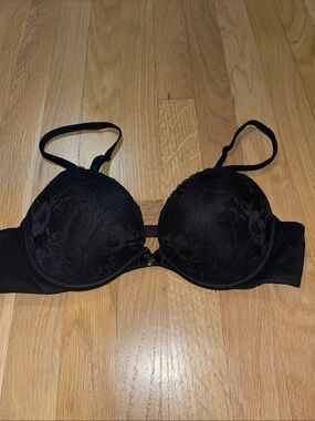 VS Body by Victoria- Black Lace Push-Up Bra